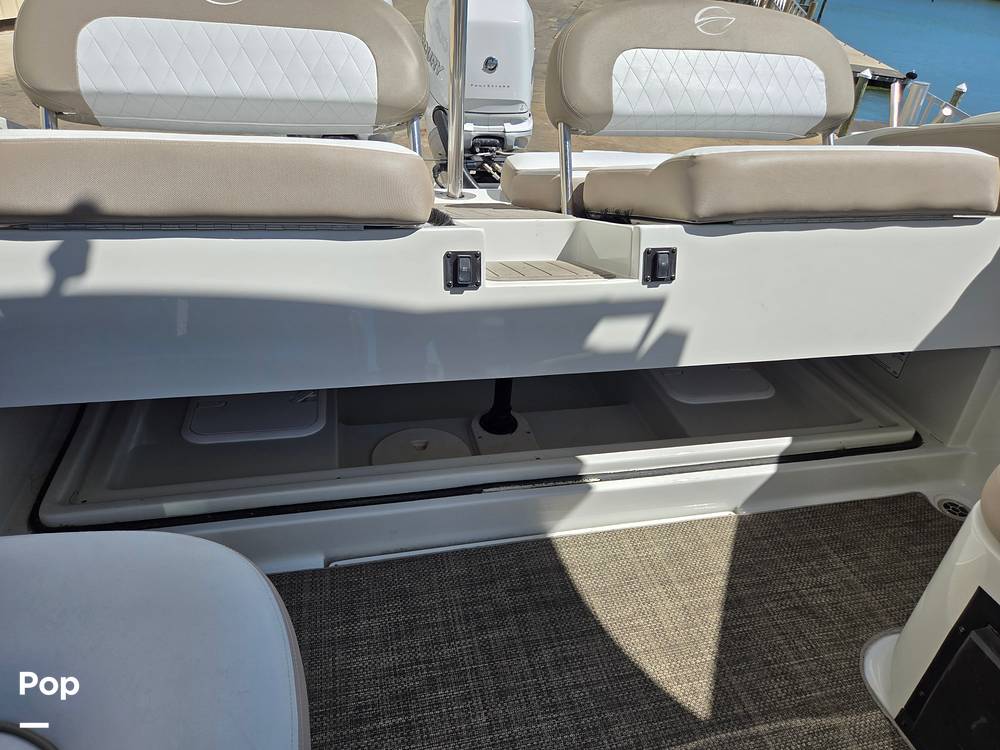 Slide: The Image of Crownline Boats E29XS 2018 - 15272091