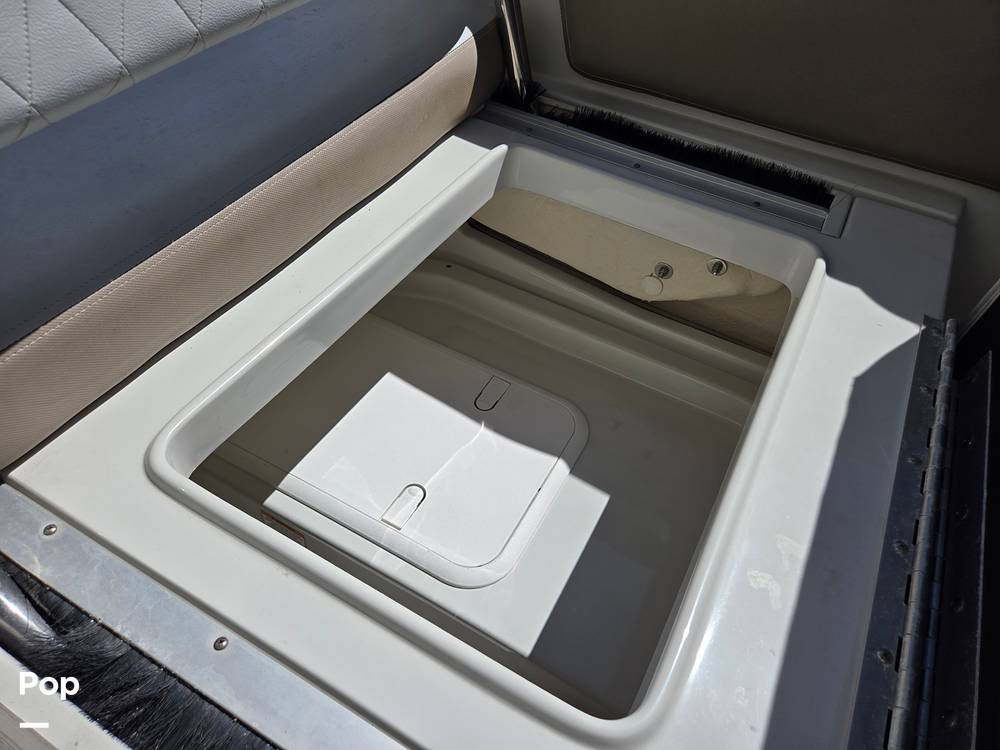Slide: The Image of Crownline Boats E29XS 2018 - 15272158