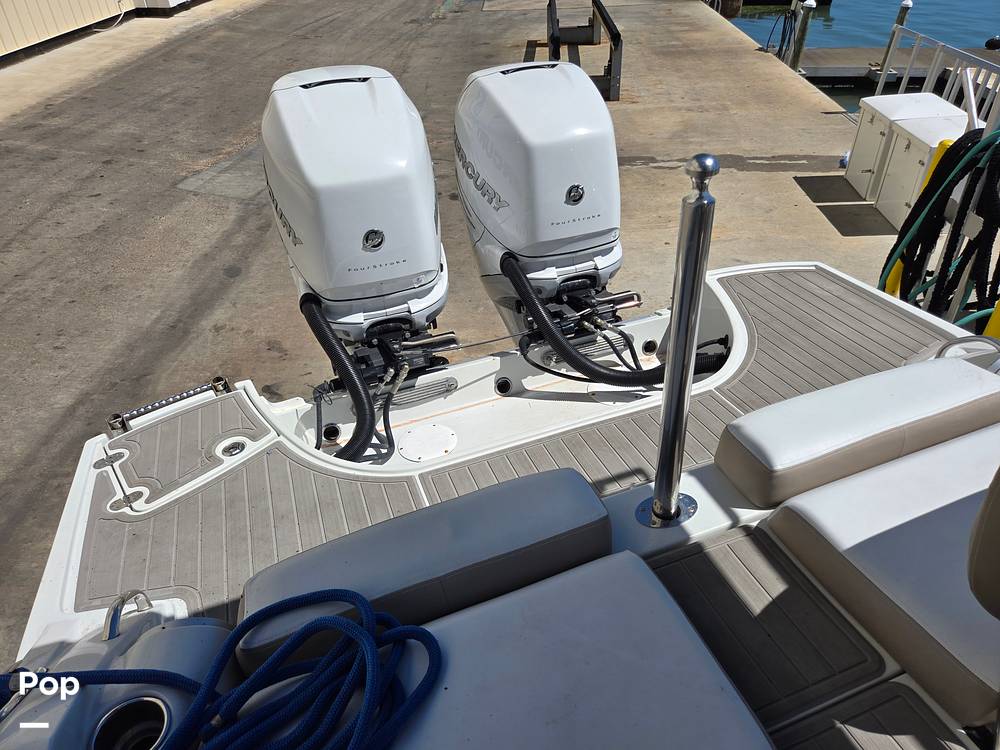 Slide: The Image of Crownline Boats E29XS 2018 - 15272159