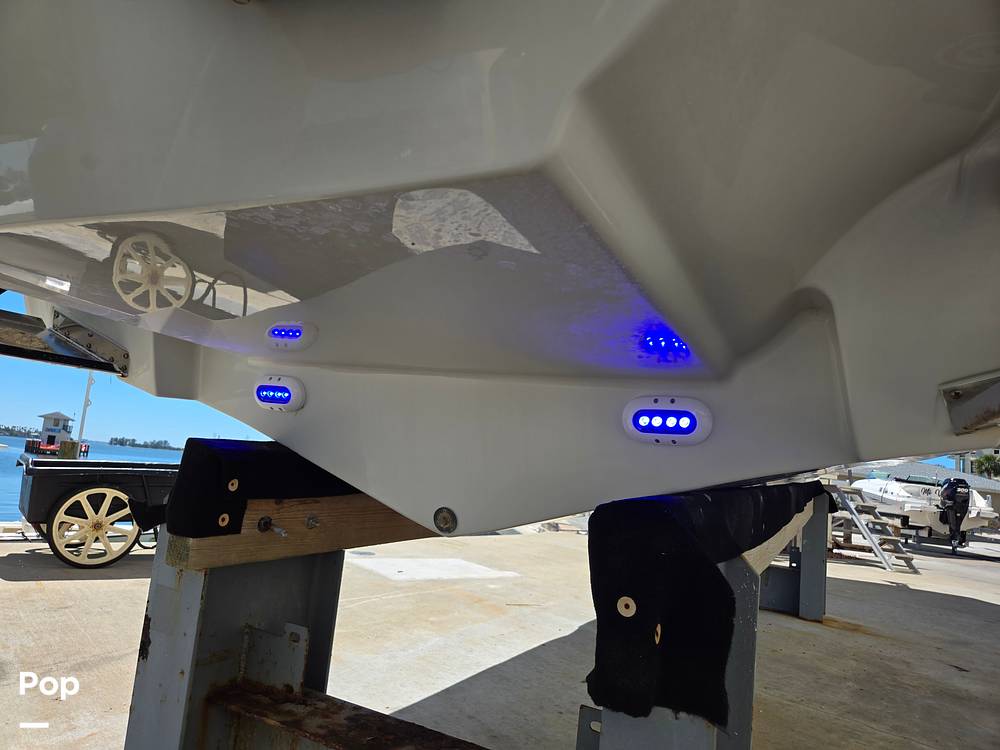Slide: The Image of Crownline Boats E29XS 2018 - 15272164