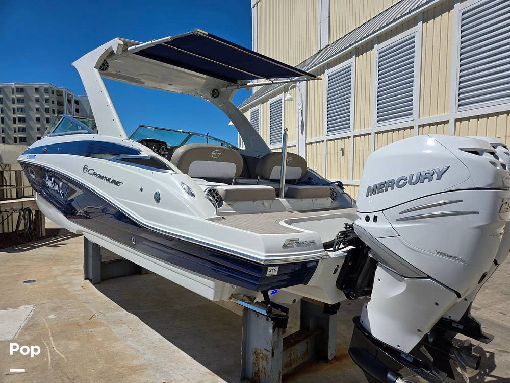 Slide: The Image of Crownline Boats E29XS 2018 - 15272170