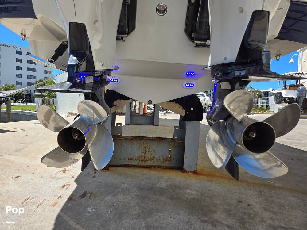 Slide: The Image of Crownline Boats E29XS 2018 - 15272172