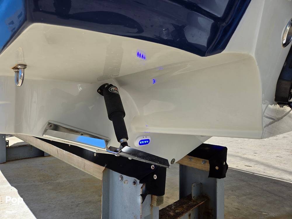 Slide: The Image of Crownline Boats E29XS 2018 - 15272181