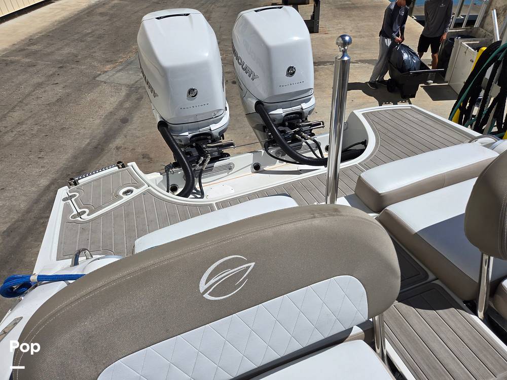 Slide: The Image of Crownline Boats E29XS 2018 - 15272001