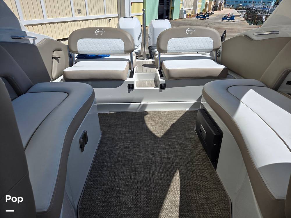 Slide: The Image of Crownline Boats E29XS 2018 - 15272002