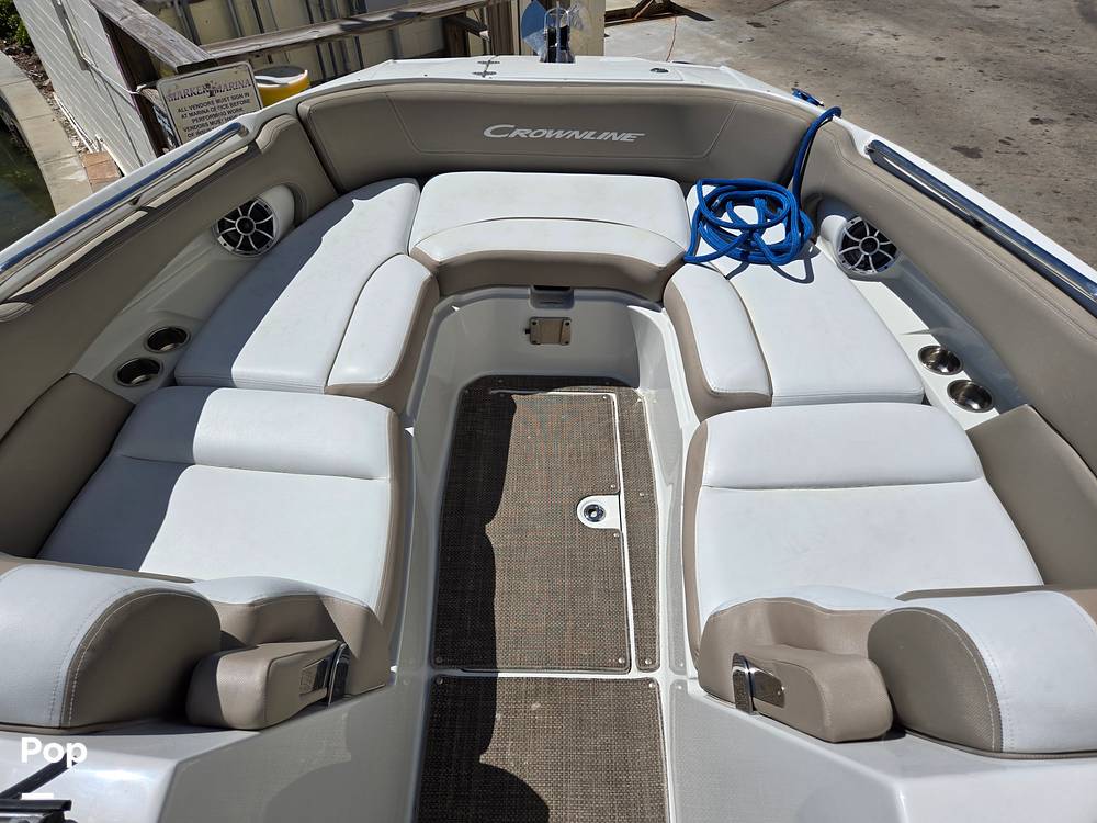 Slide: The Image of Crownline Boats E29XS 2018 - 15272011