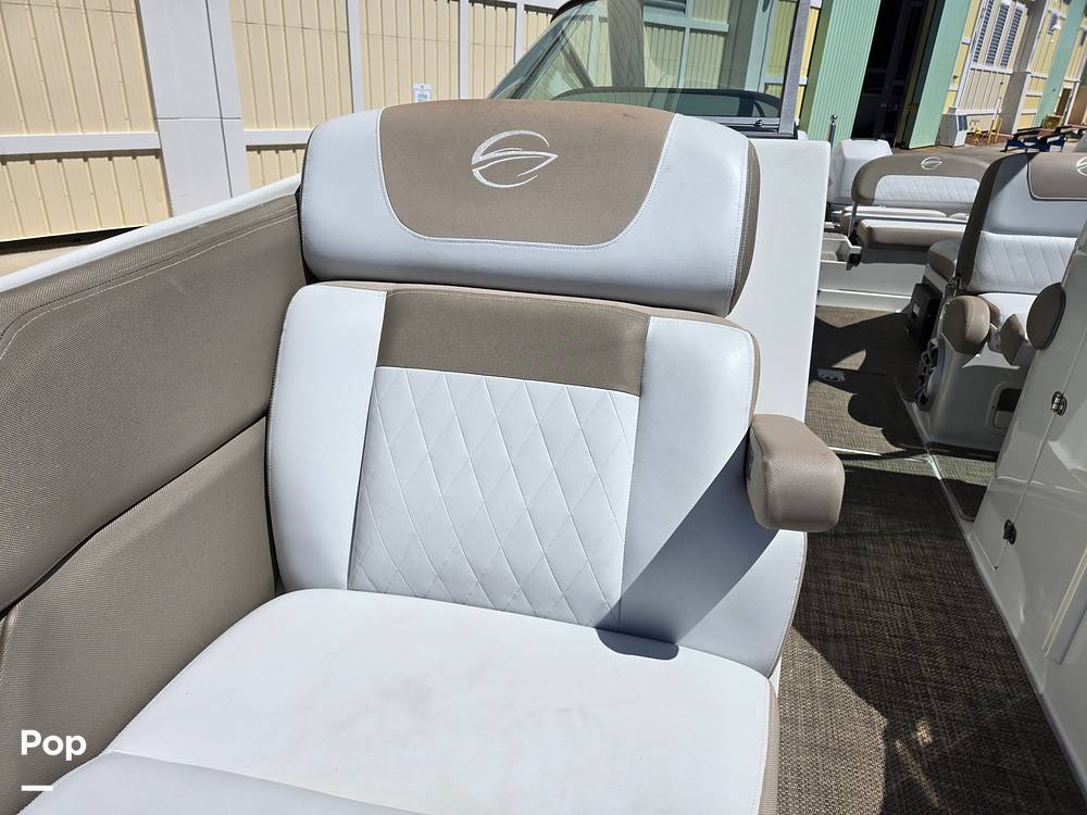 Slide: The Image of Crownline Boats E29XS 2018 - 15272013