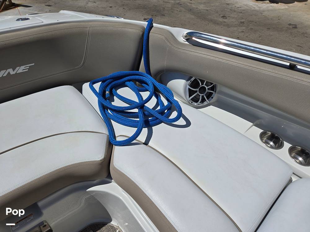 Slide: The Image of Crownline Boats E29XS 2018 - 15272015