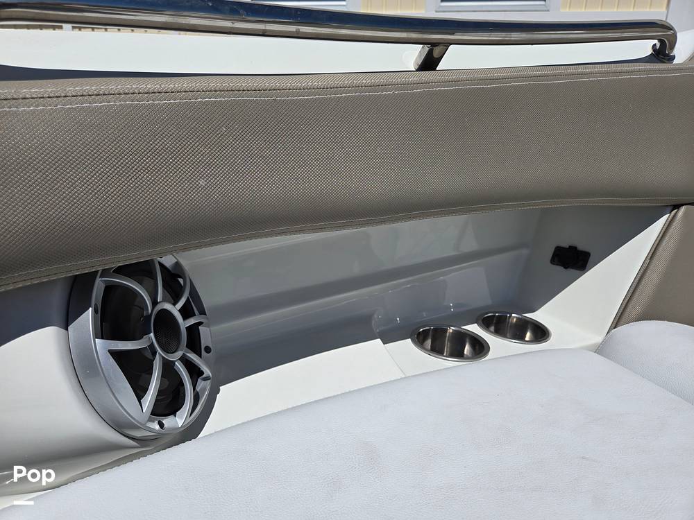 Slide: The Image of Crownline Boats E29XS 2018 - 15272026