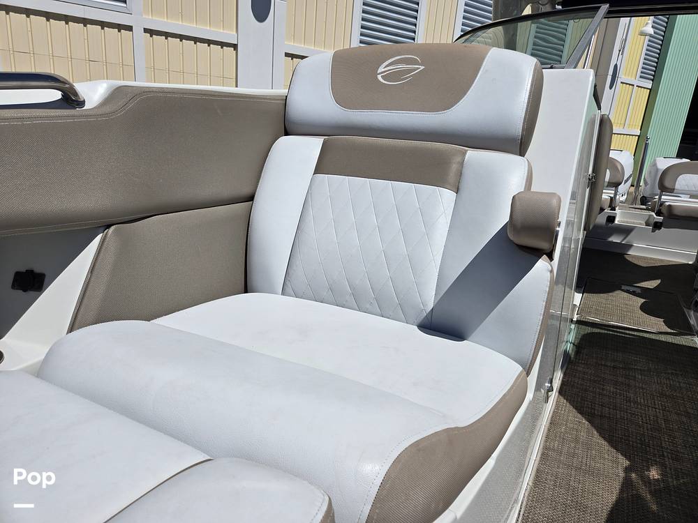 Slide: The Image of Crownline Boats E29XS 2018 - 15272027