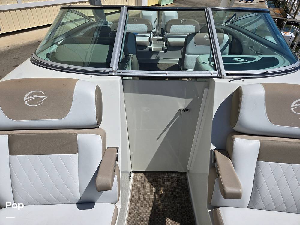 Slide: The Image of Crownline Boats E29XS 2018 - 15272032