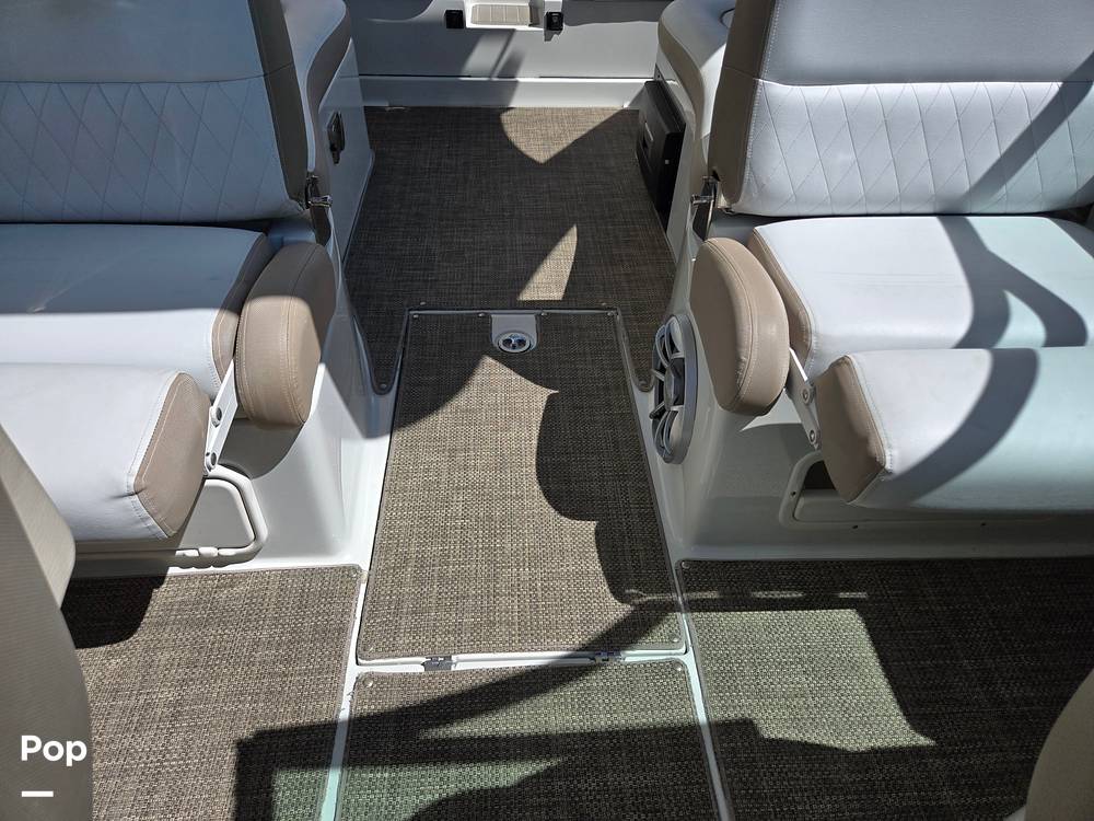 Slide: The Image of Crownline Boats E29XS 2018 - 15272036