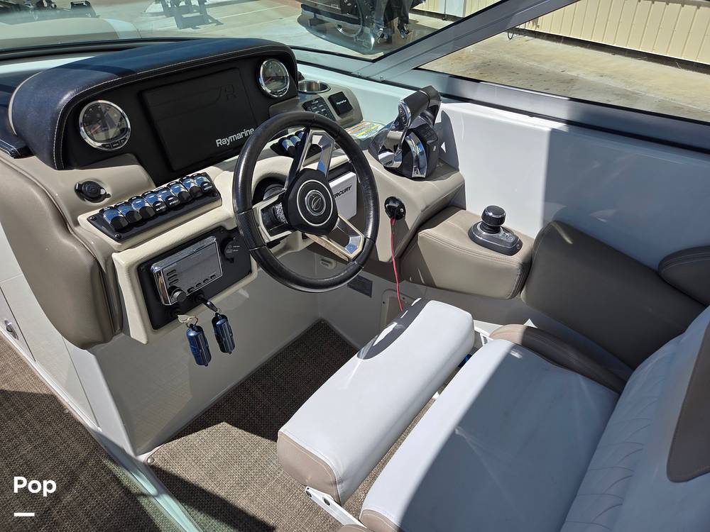 Slide: The Image of Crownline Boats E29XS 2018 - 15272038
