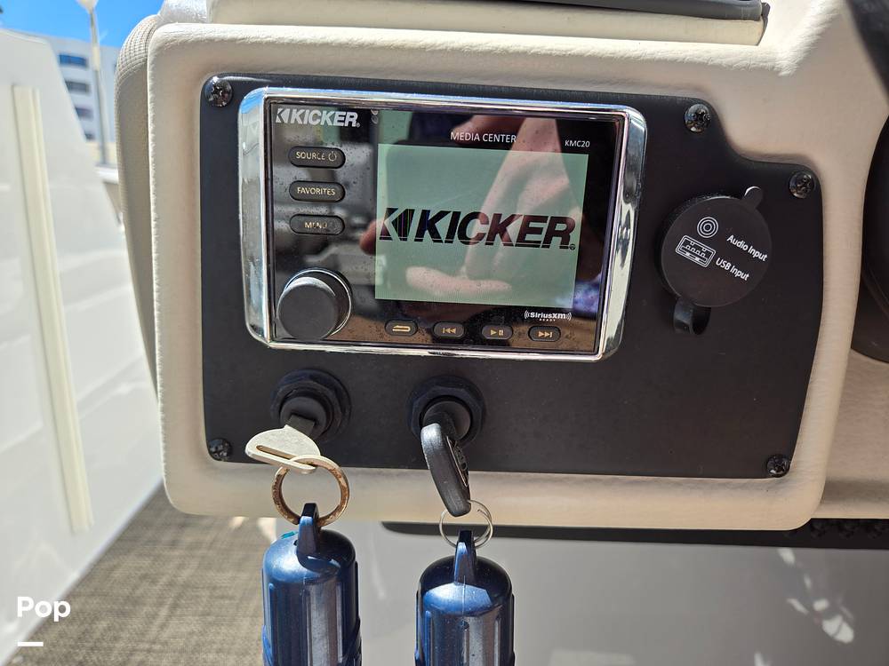 Slide: The Image of Crownline Boats E29XS 2018 - 15272039