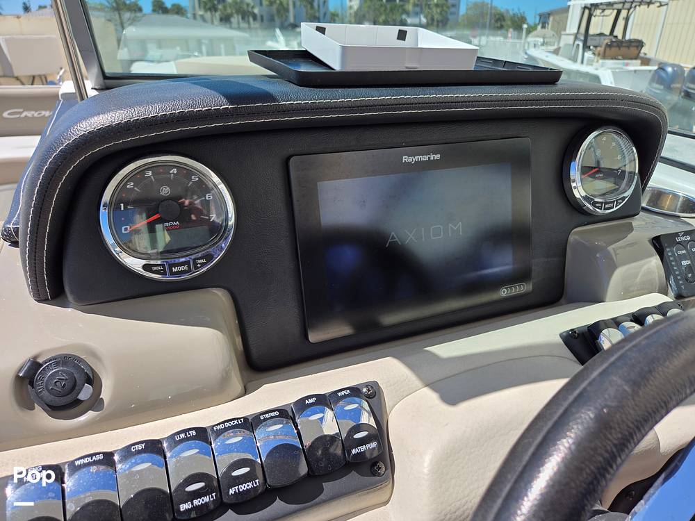 Slide: The Image of Crownline Boats E29XS 2018 - 15272042