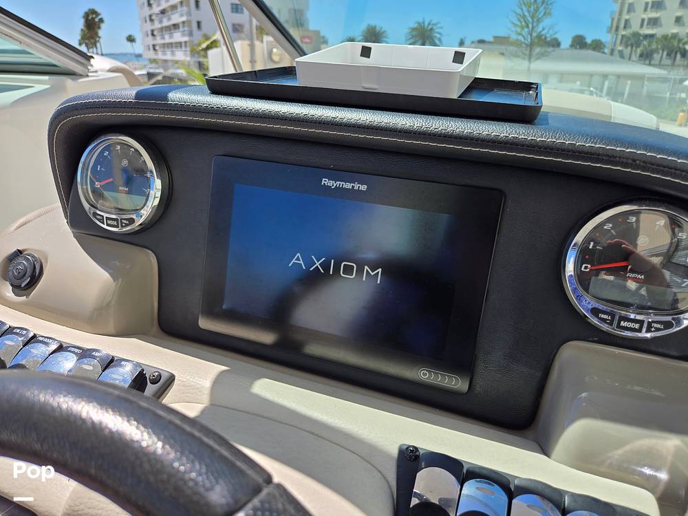 Slide: The Image of Crownline Boats E29XS 2018 - 15272043