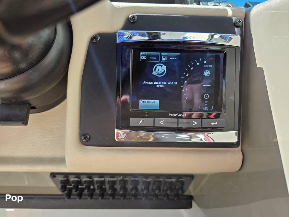 Slide: The Image of Crownline Boats E29XS 2018 - 15272048
