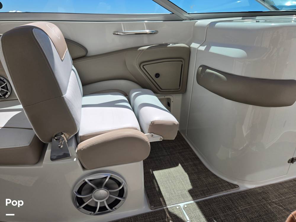 Slide: The Image of Crownline Boats E29XS 2018 - 15272051