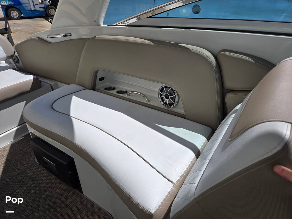 Slide: The Image of Crownline Boats E29XS 2018 - 15272062