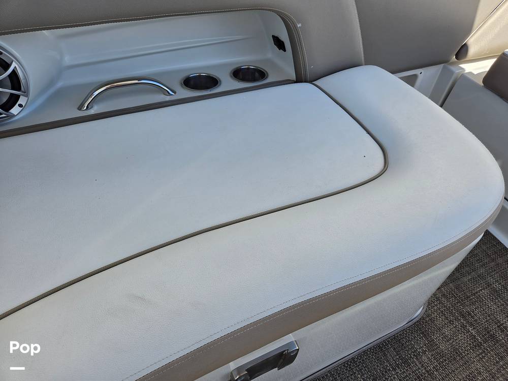Slide: The Image of Crownline Boats E29XS 2018 - 15272066