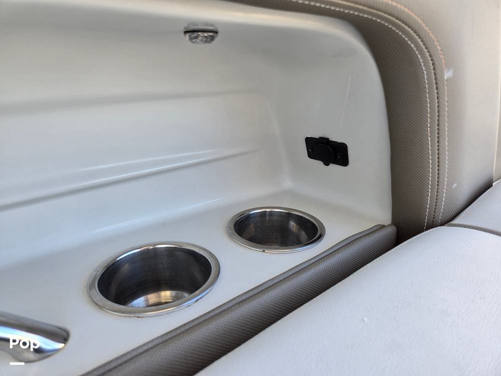 Slide: The Image of Crownline Boats E29XS 2018 - 15272067