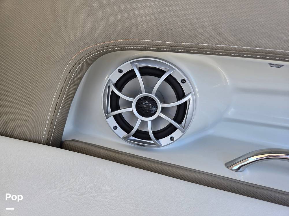 Slide: The Image of Crownline Boats E29XS 2018 - 15272068