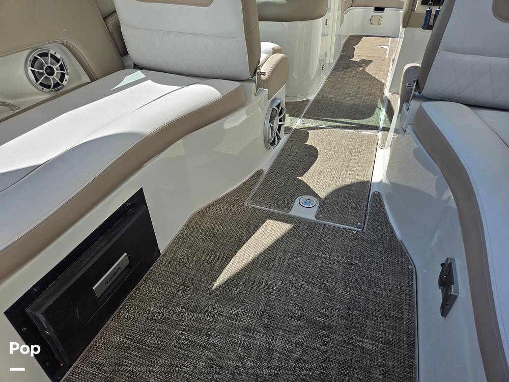 Slide: The Image of Crownline Boats E29XS 2018 - 15272070