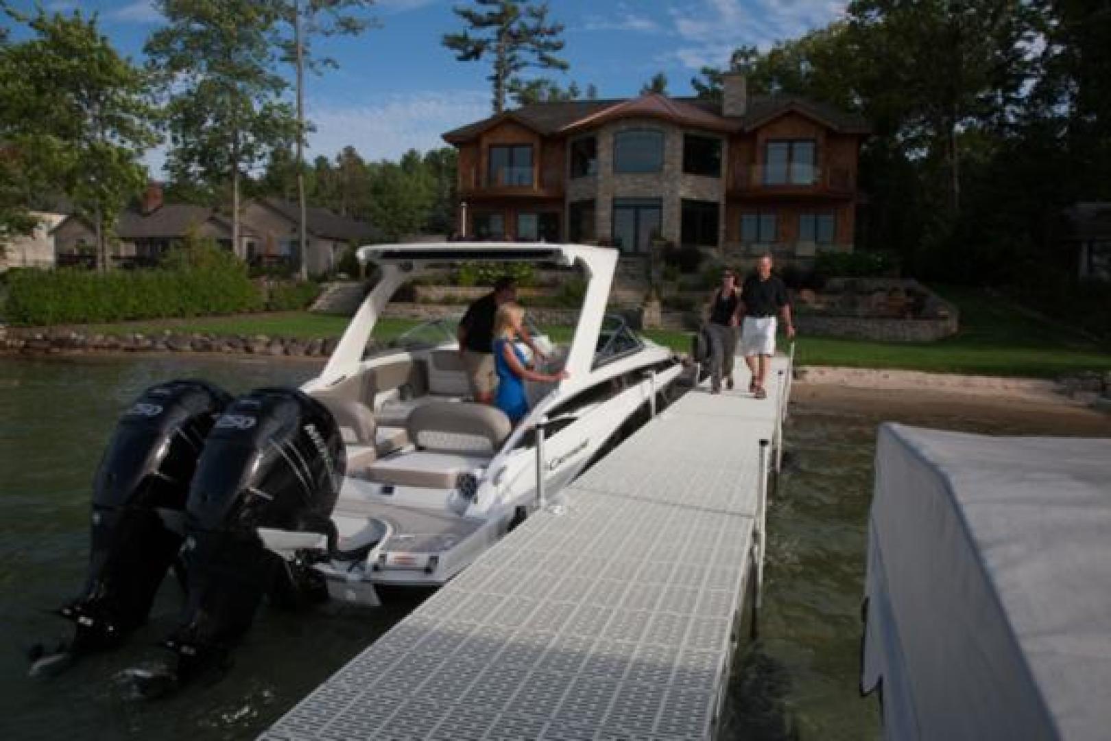 Slide: The Image of Crownline Boats E 305 XS 2023 - 1522595