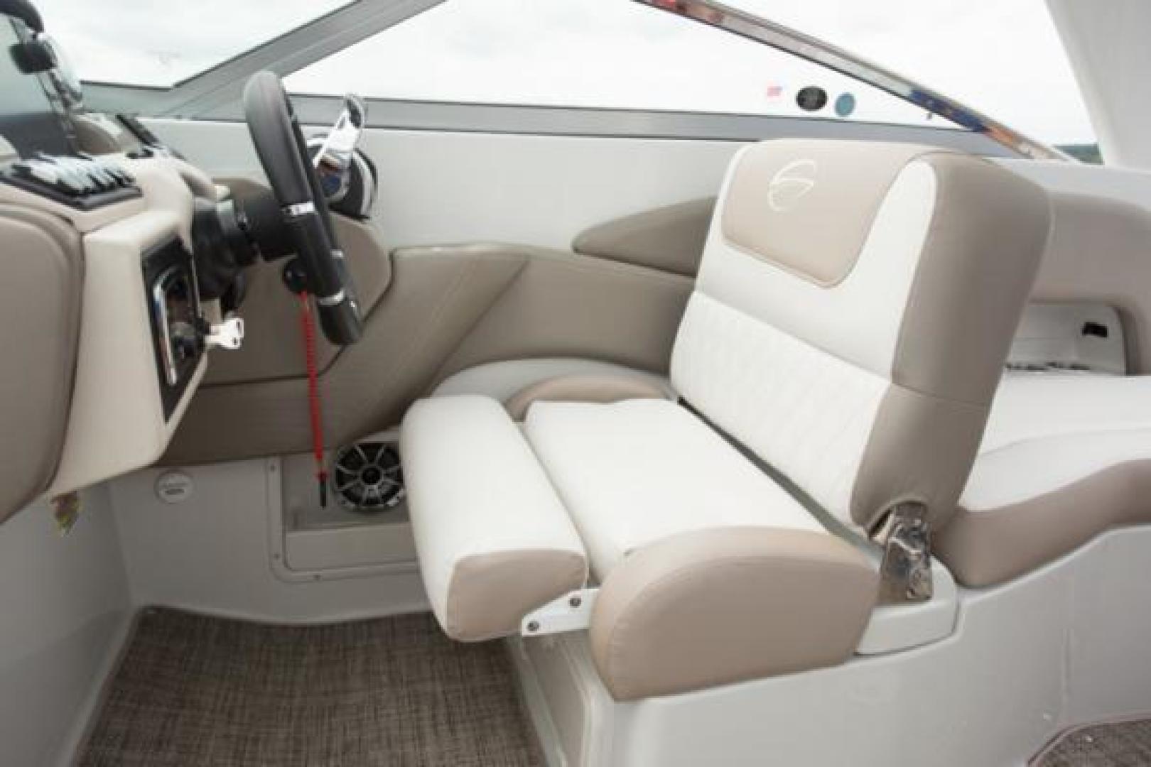 Slide: The Image of Crownline Boats E 305 XS 2023 - 1522607