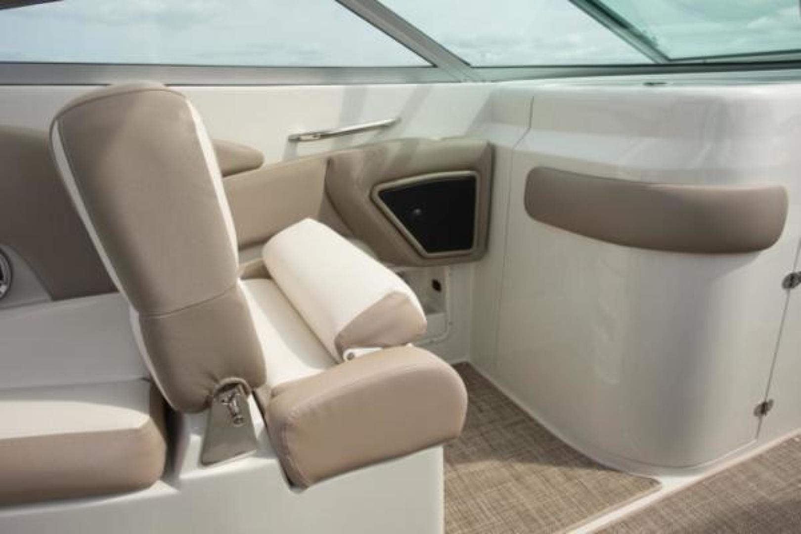 Slide: The Image of Crownline Boats E 305 XS 2023 - 1527266