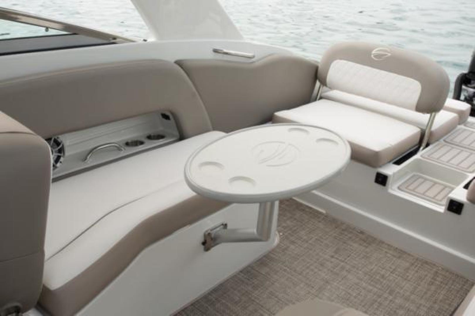 Slide: The Image of Crownline Boats E 305 XS 2023 - 1527268