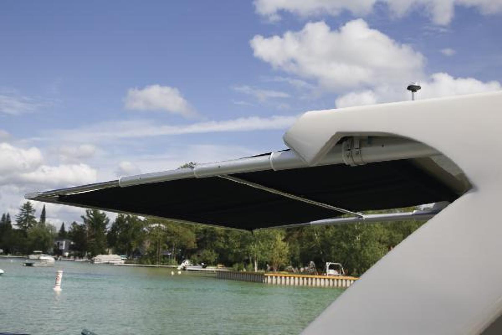 Slide: The Image of Crownline Boats E 305 XS 2023 - 1527269