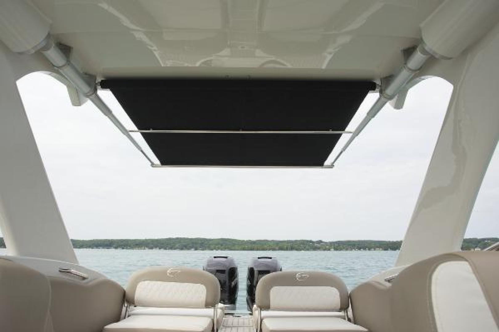 Slide: The Image of Crownline Boats E 305 XS 2023 - 1527270