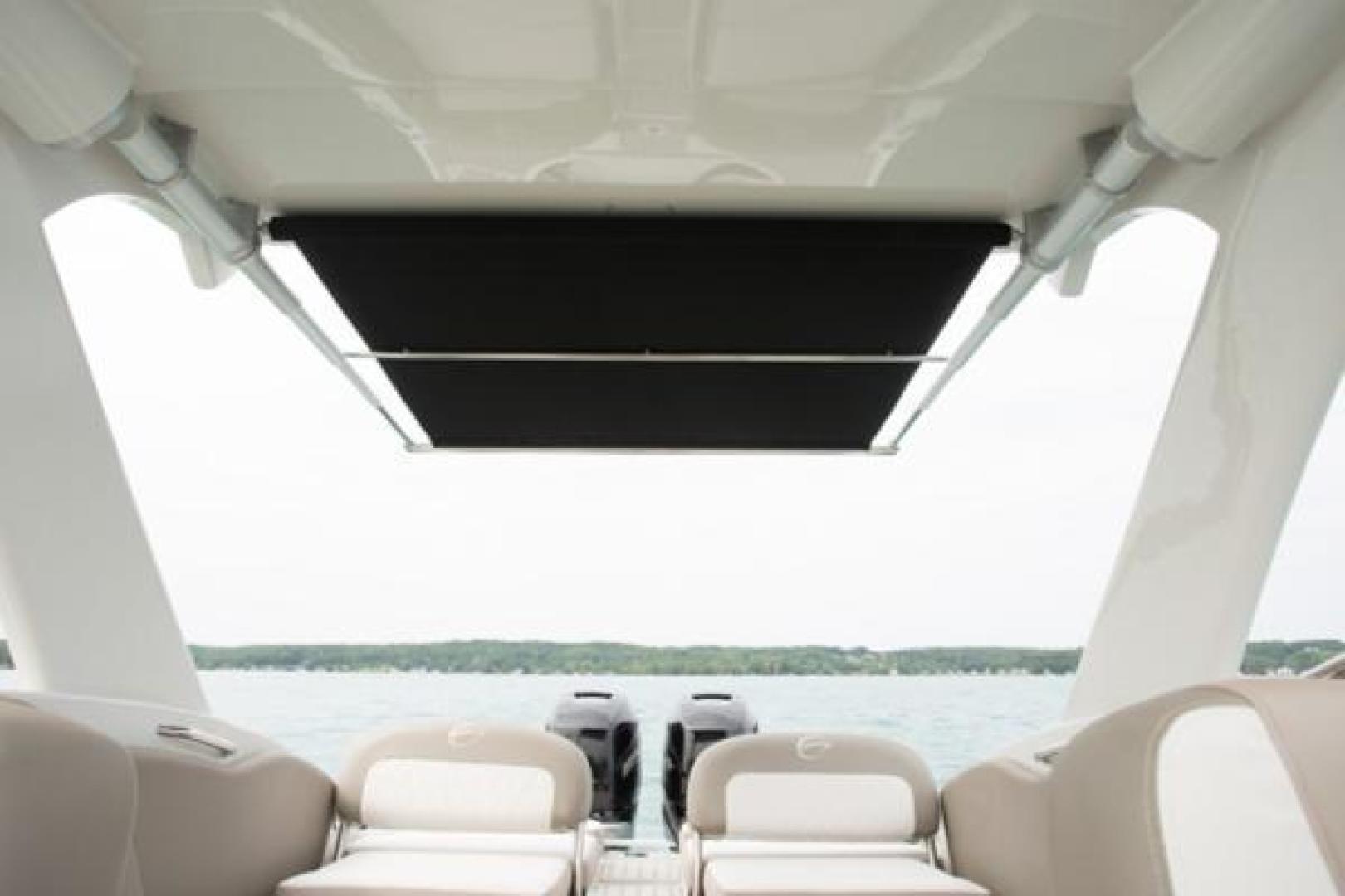 Slide: The Image of Crownline Boats E 305 XS 2023 - 1522614