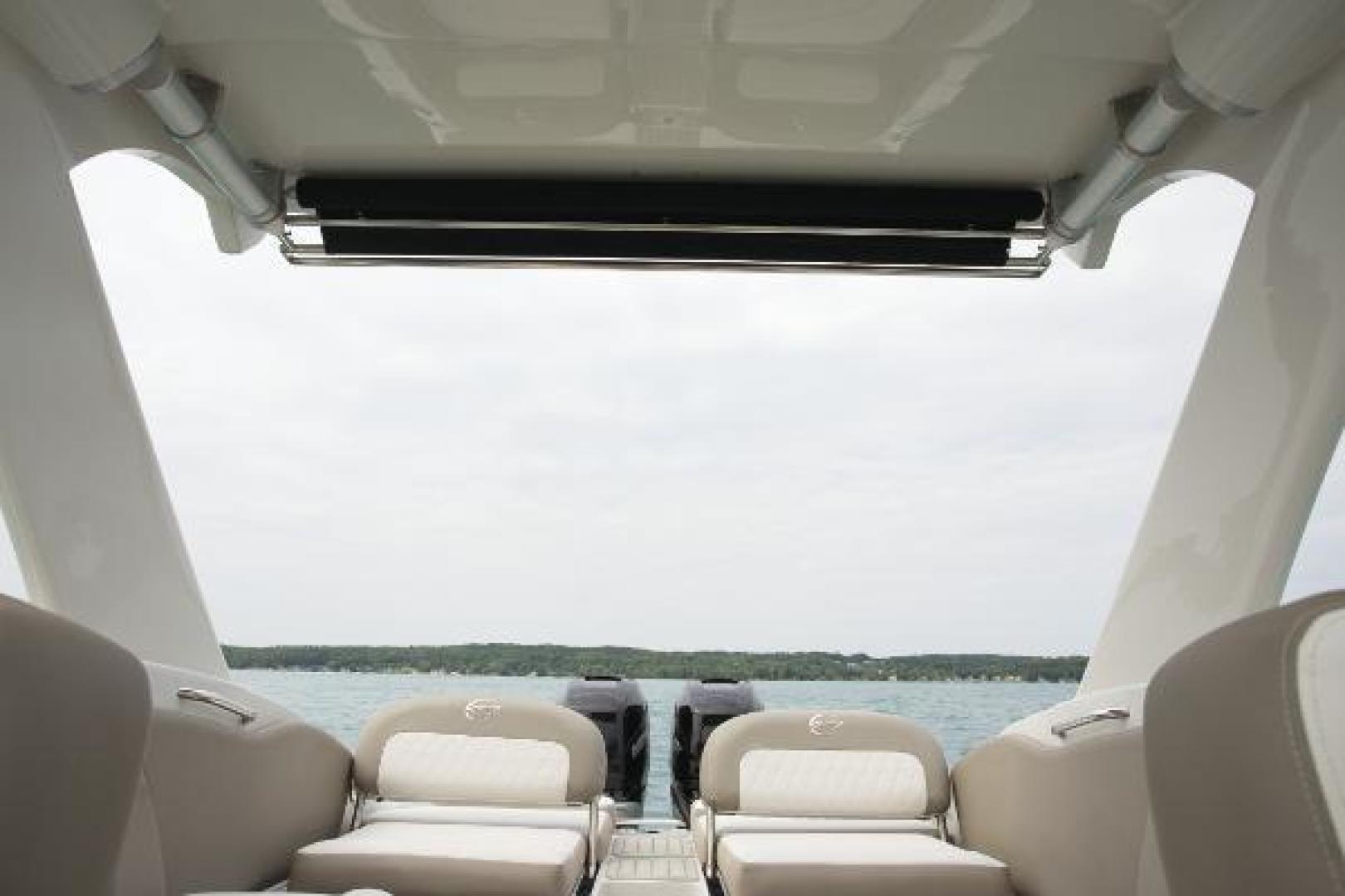 Slide: The Image of Crownline Boats E 305 XS 2023 - 1527271