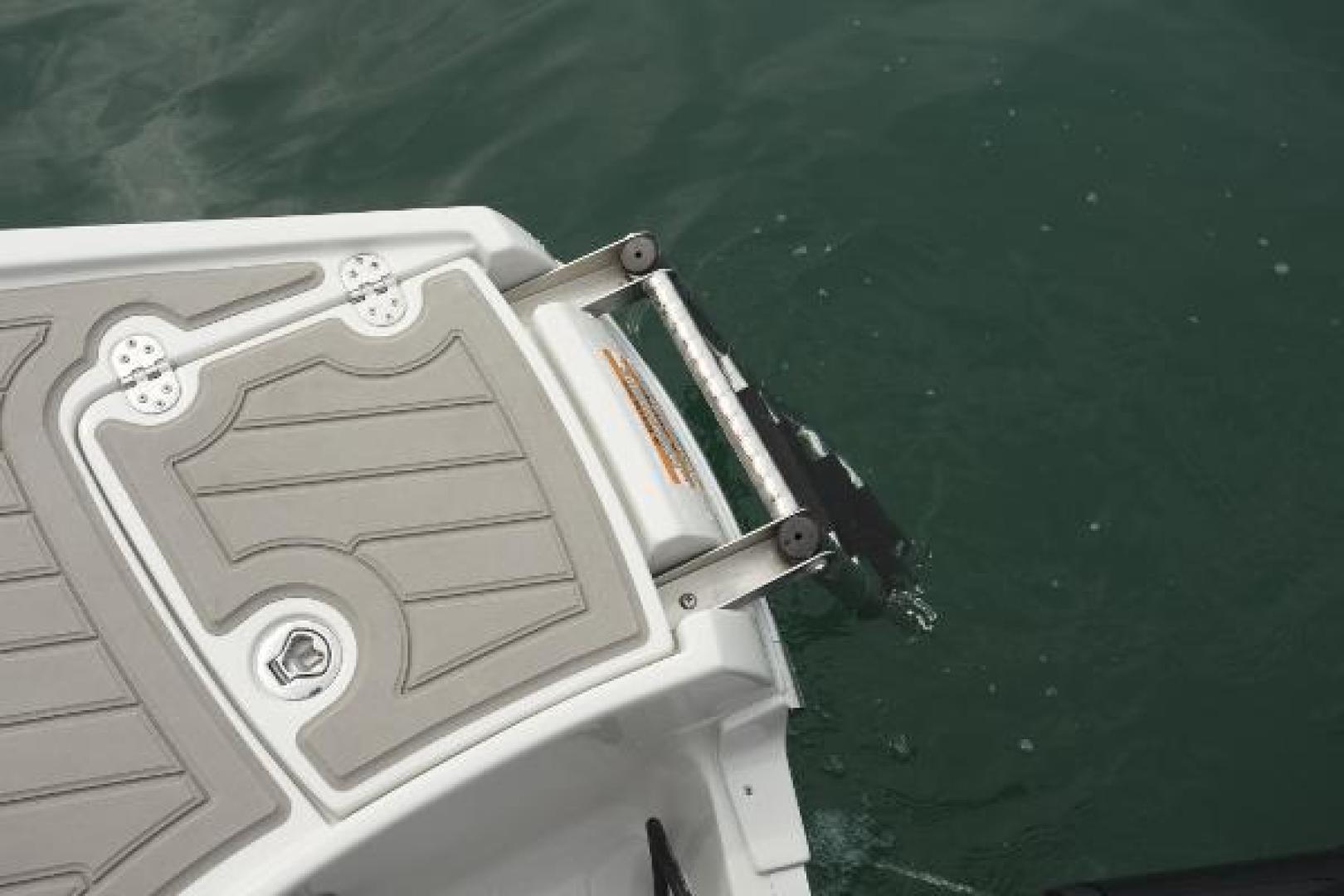 Slide: The Image of Crownline Boats E 305 XS 2023 - 1522616