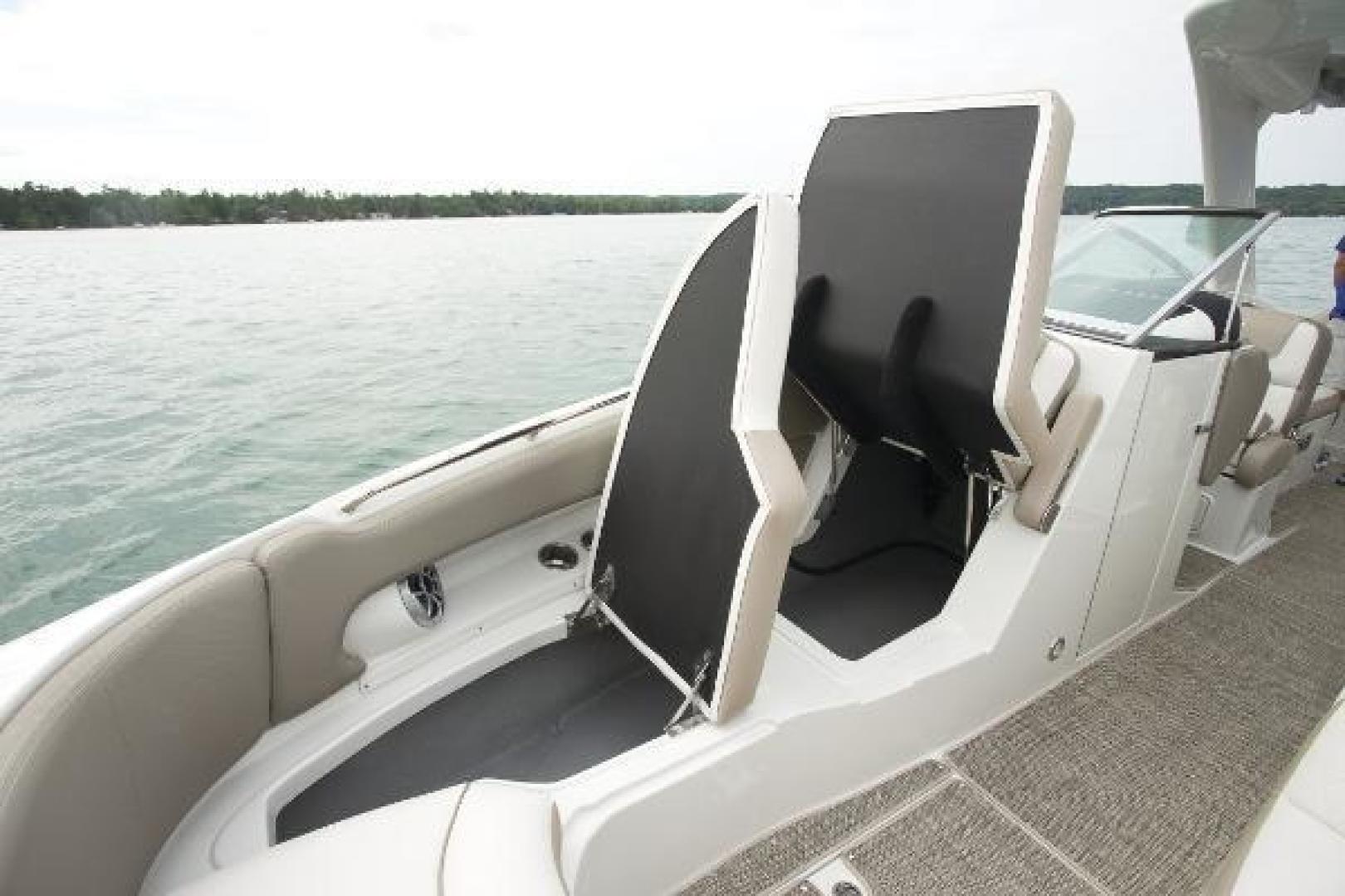 Slide: The Image of Crownline Boats E 305 XS 2023 - 1522599