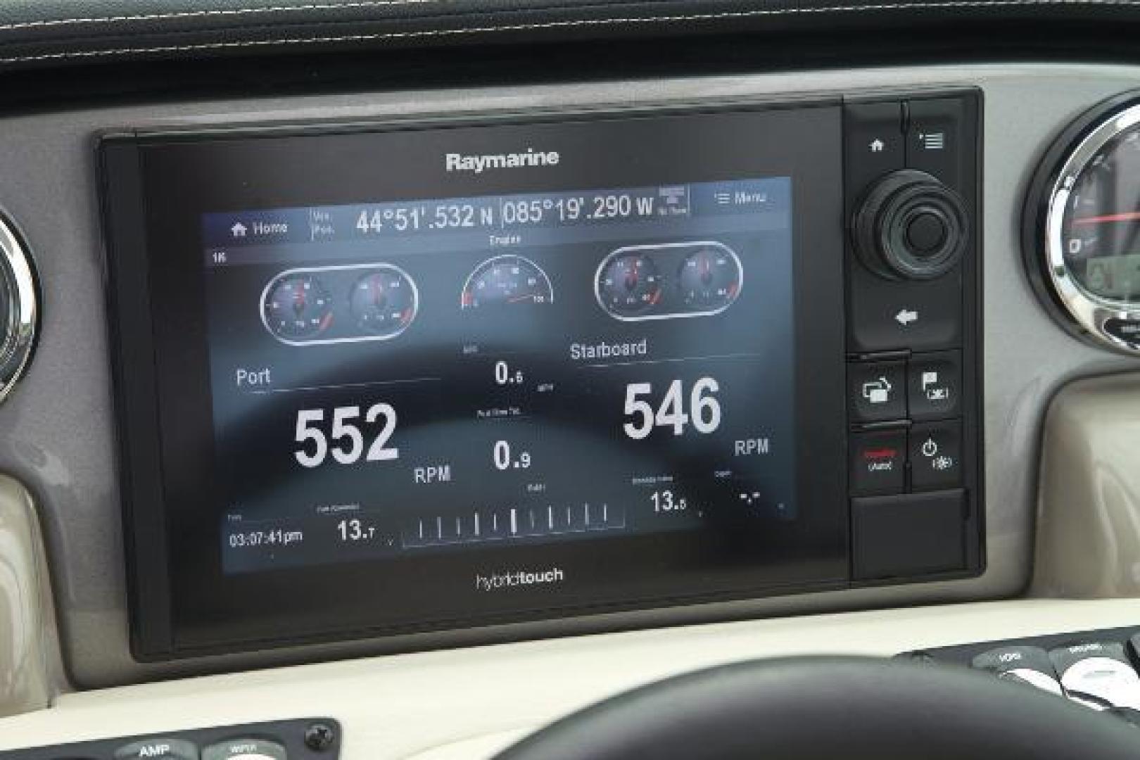 Slide: The Image of Crownline Boats E 305 XS 2023 - 1522602
