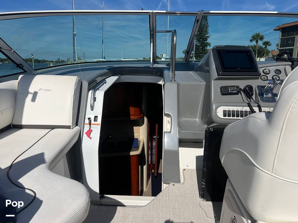 Slide: The Image of Cruisers 340 Express 2007 - 14999800