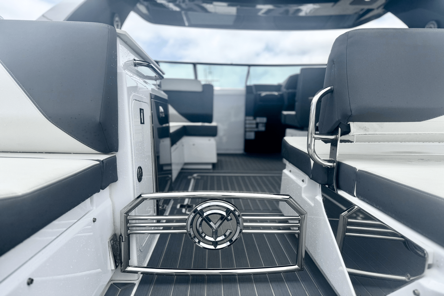 Slide: The Image of Cruisers 34 GLS 2023 - 22