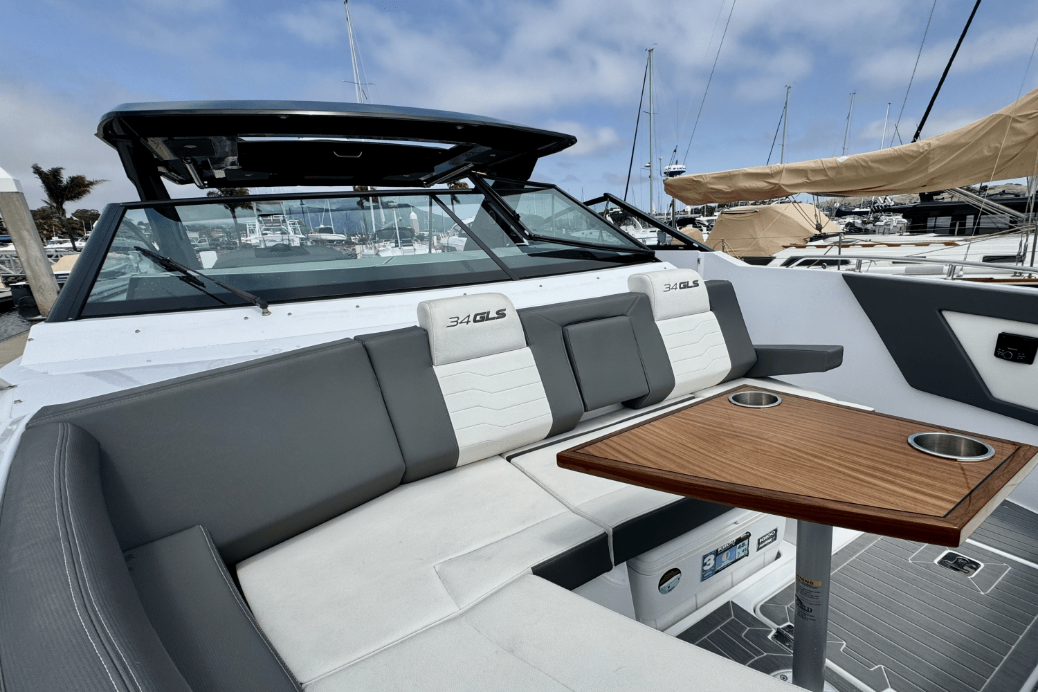 Slide: The Image of Cruisers 34 GLS 2023 - 44