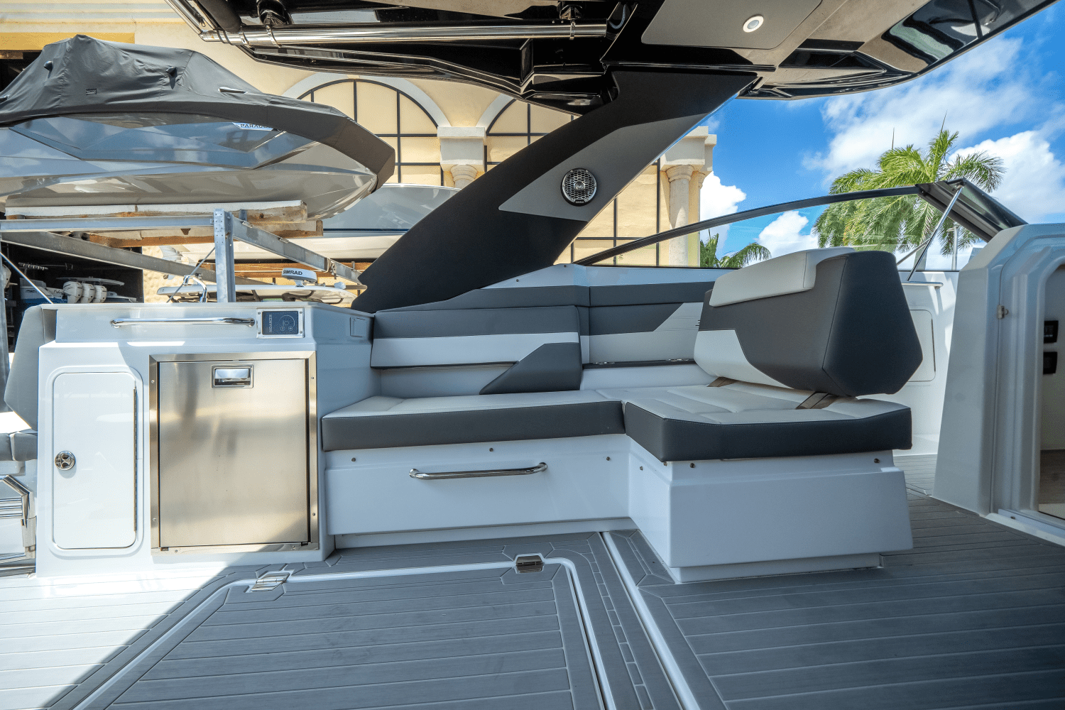 Slide: The Image of Cruisers 34 GLS OUTBOARD 2023 - 12