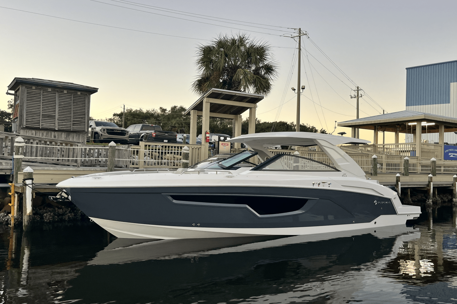 Slide: The Image of Cruisers 34 GLS Outboard 2025 - 0