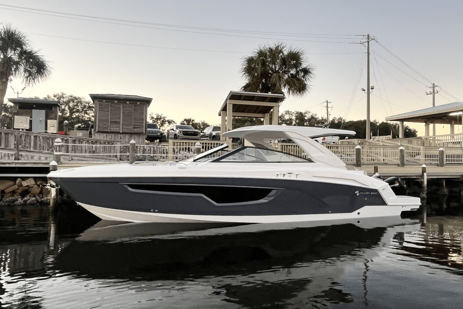 Slide: The Image of Cruisers 34 GLS Outboard 2025 - 1