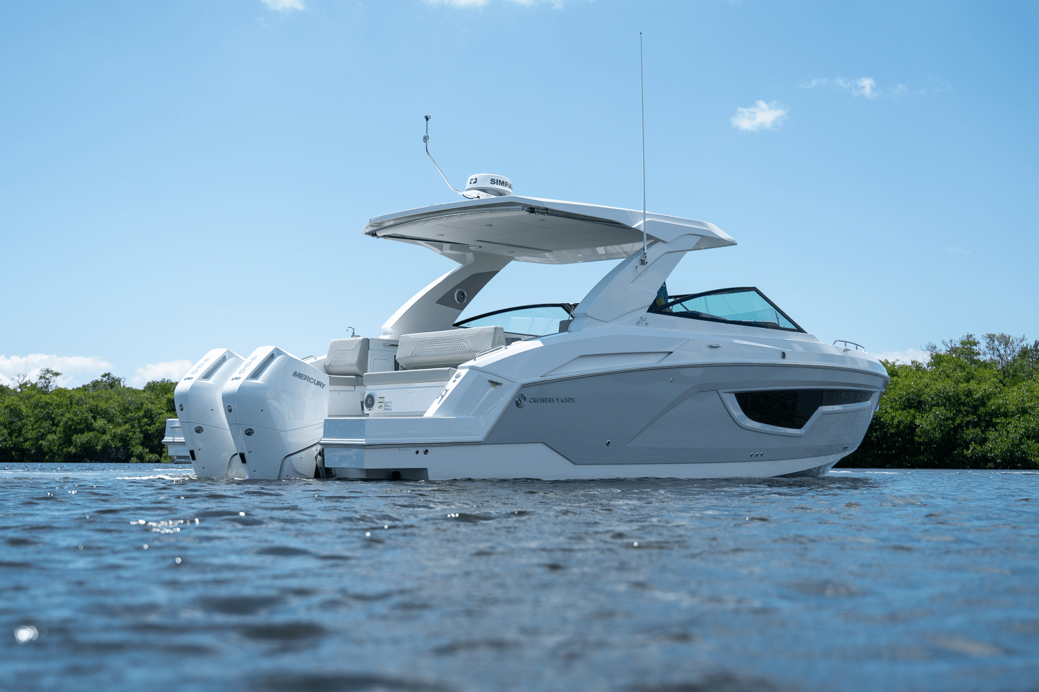 Slide: The Image of Cruisers 34 GLS Outboard 2025 - 3