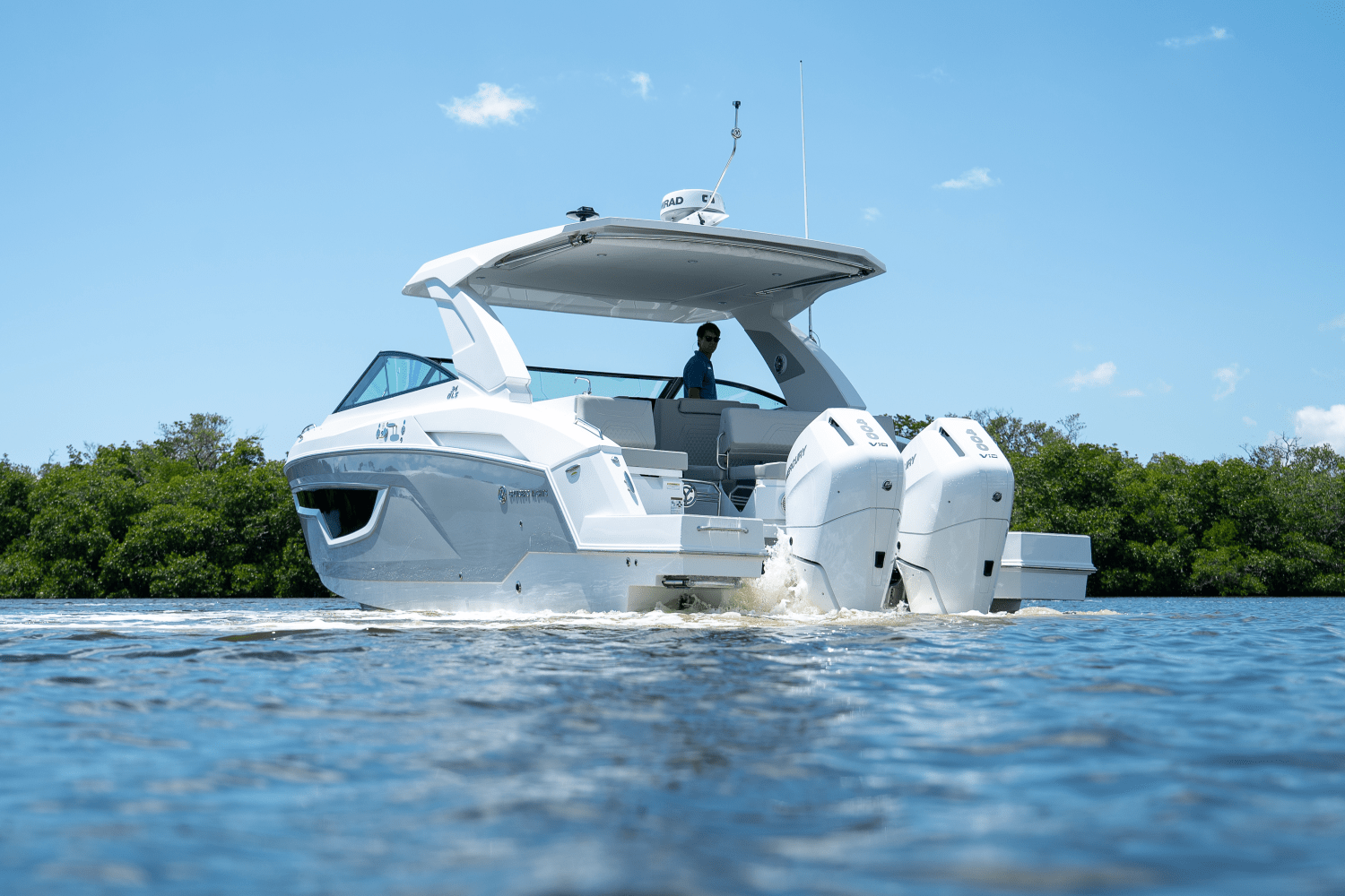 Slide: The Image of Cruisers 34 GLS Outboard 2025 - 36