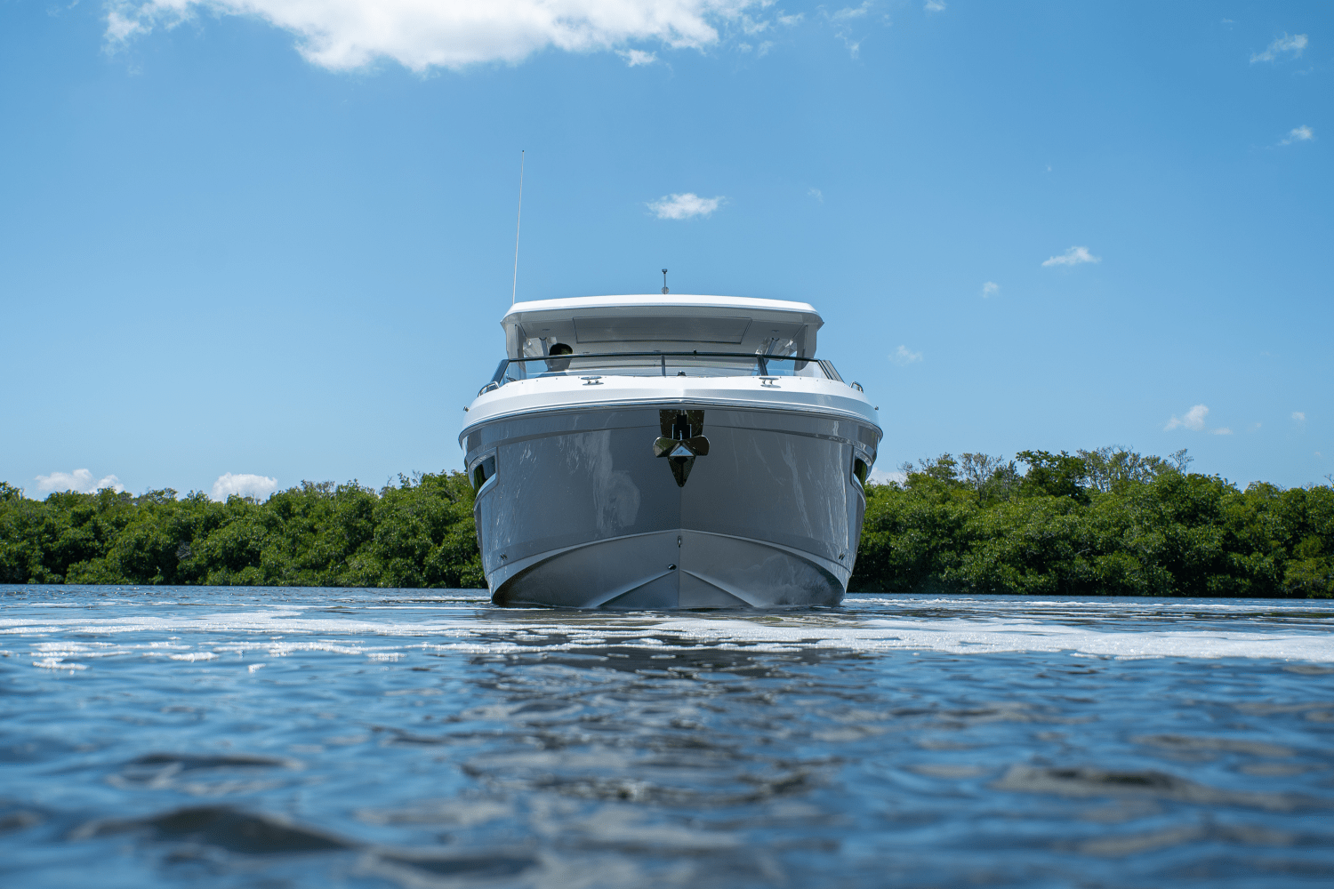 Slide: The Image of Cruisers 34 GLS Outboard 2025 - 42