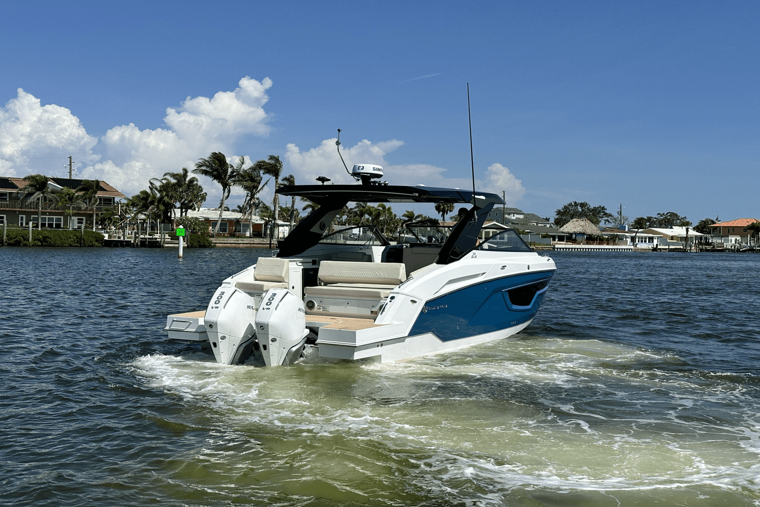 Slide: The Image of Cruisers 34 GLS Outboard 2025 - 5