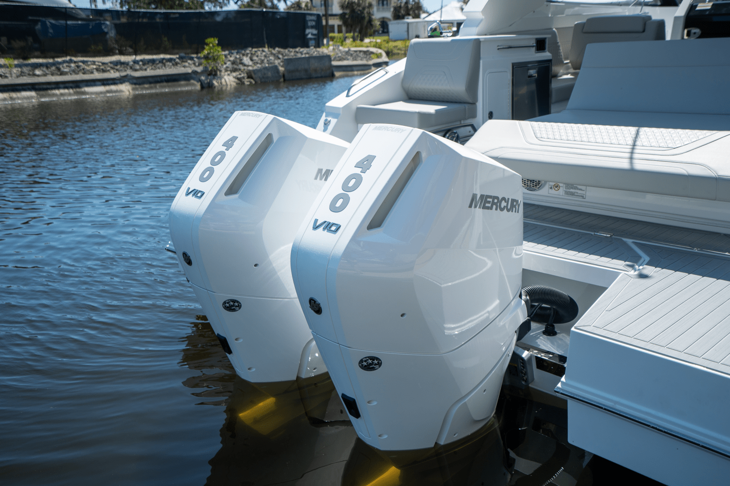 Slide: The Image of Cruisers 34 GLS Outboard 2025 - 5
