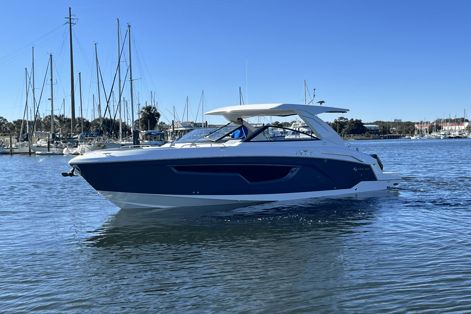 Slide: The Image of Cruisers 34 GLS Outboard 2025 - 7